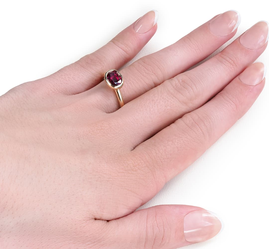 14KY GOLD HORIZONTAL OVAL RUBY BEZEL RING 1.86CT