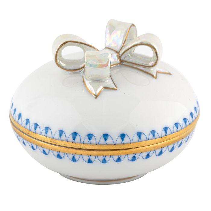 BLUE ROUND BOX WITH BOW 3"D